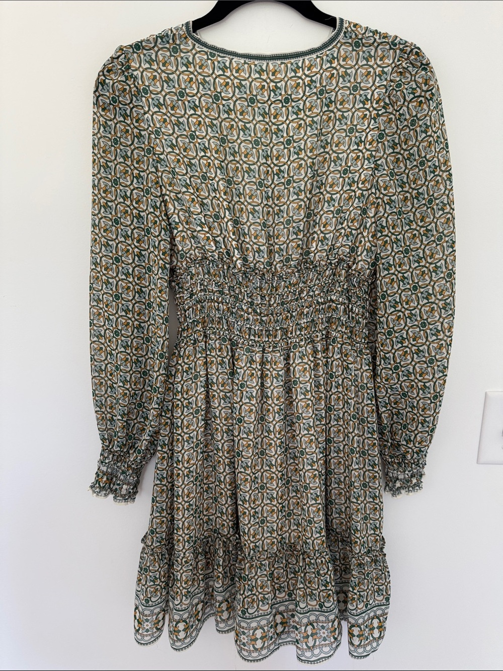 Max Studio Green and Cream Printed Smocked-Waist V-Neck Dress - Size XS - Picture 7 of 8